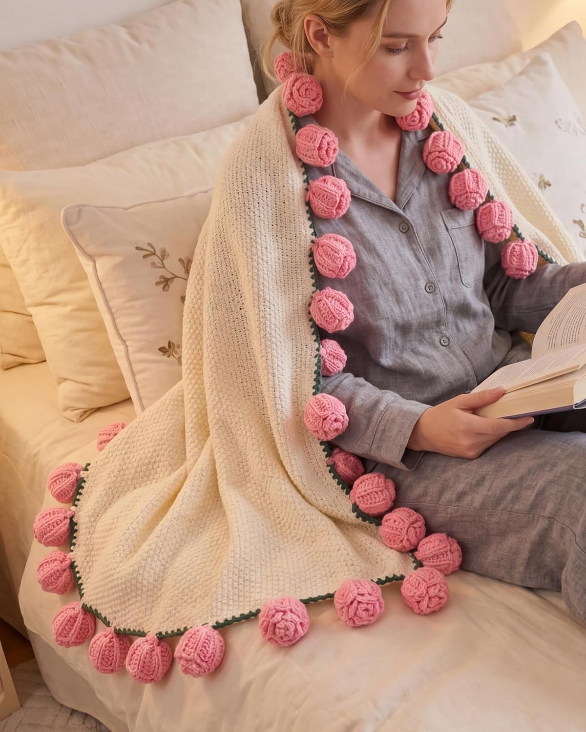 3-in-1 Round Rosebud Knit Throw - Pink, 130cm Diameter