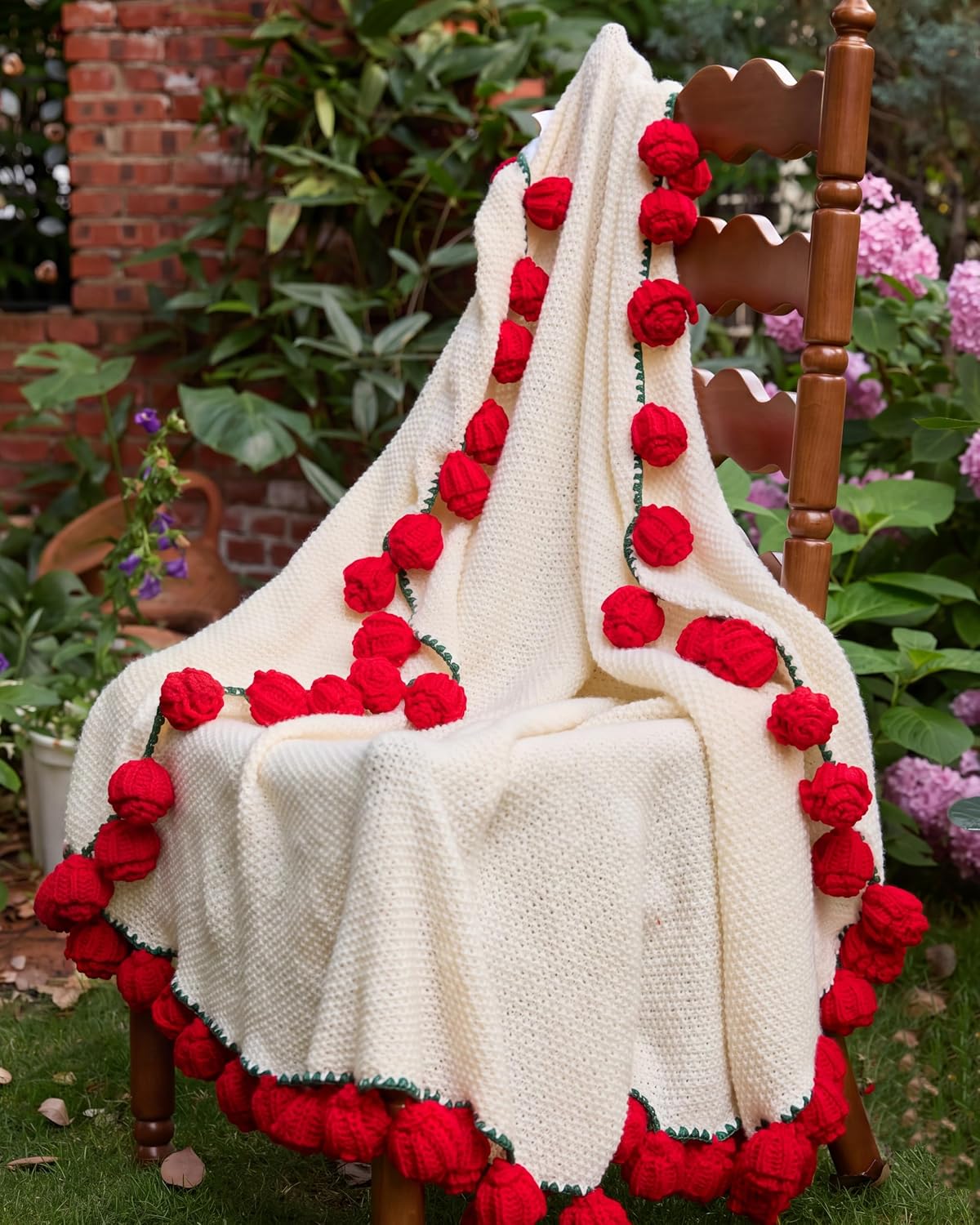 3-in-1 Round Rosebud Knit Throw - Red, 130cm Diameter