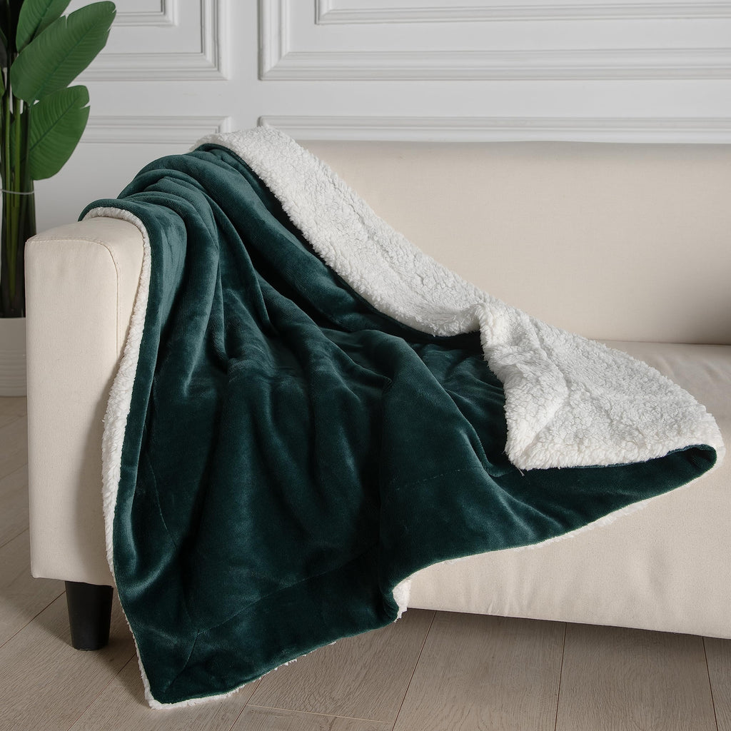 Microfibre Teddy Sherpa Throw Blanket - Emerald Green