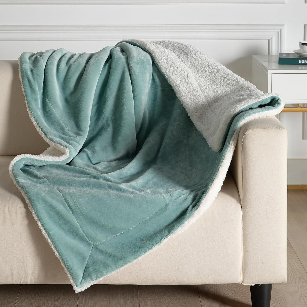 Microfibre Teddy Sherpa Throw Blanket - Sage Green