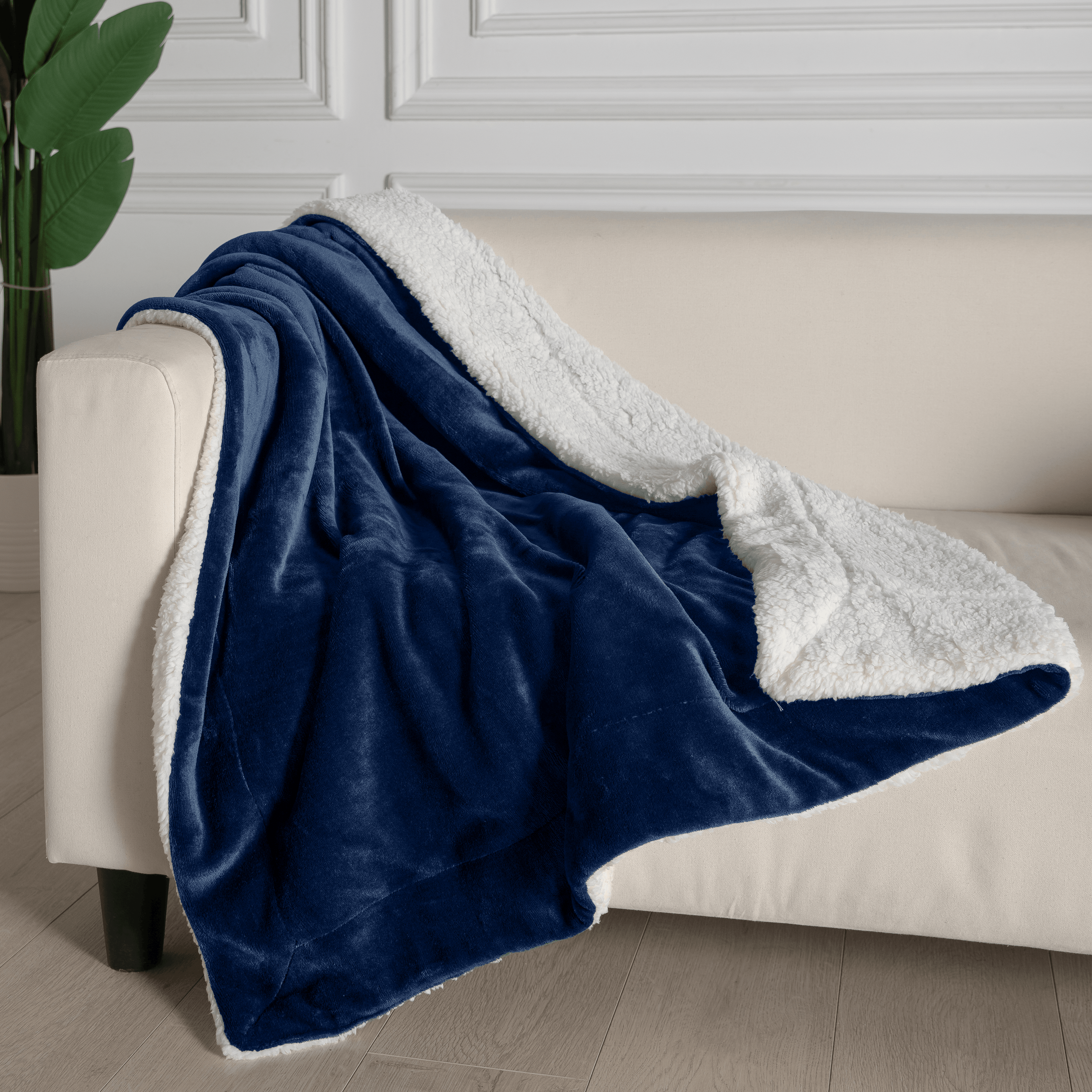 Microfibre Teddy Sherpa Throw Blanket - Navy Blue
